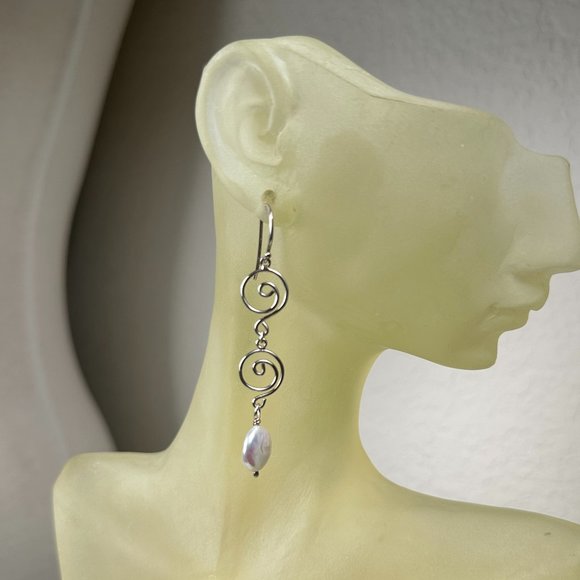 NWOT Real Silver & Genuine Coin Pearl Dangling Earrings - Picture 1 of 4
